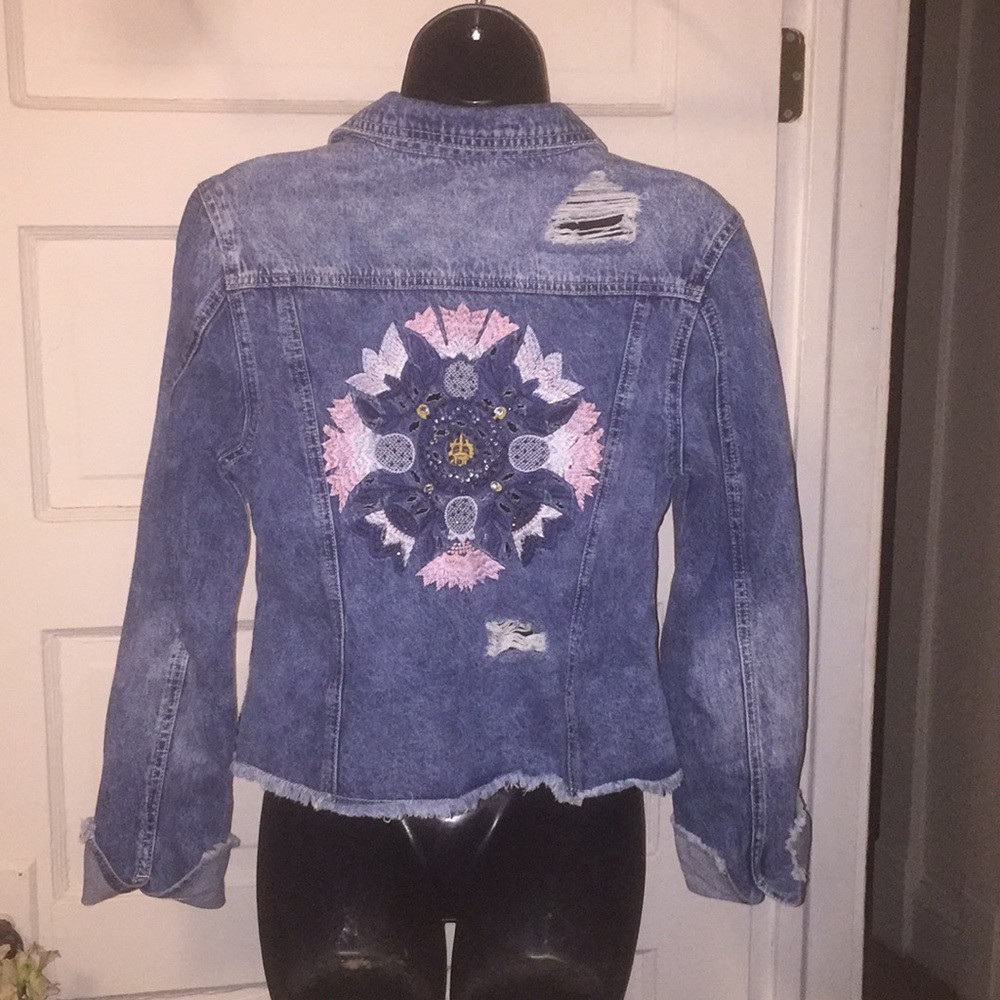 Amazing Jean jacket - Picture 3 of 6